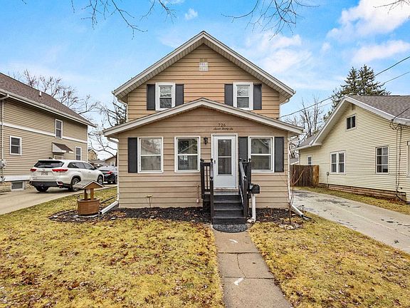 3rd image of 726 W Summer St