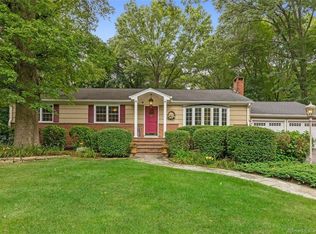 433 Pine Tree Dr, Orange, CT 06477