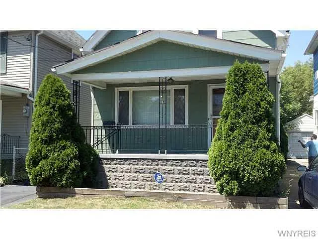 156 Floss Ave photo 1