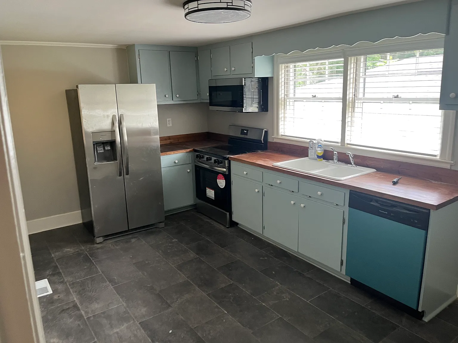 2 bed, 861 sqft, $1,675 — Photo 4