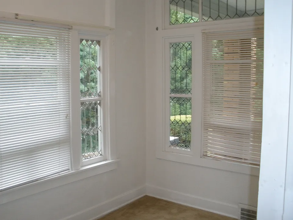 Bonus Sunroom with double closet for office/hobby