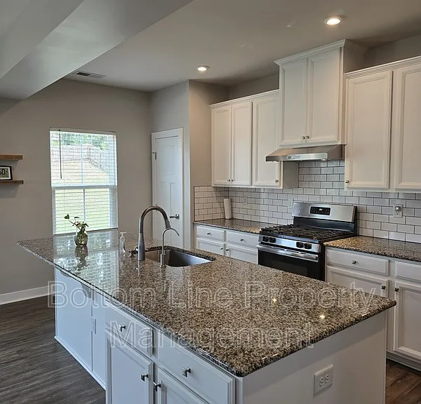 2030 Sewall Ave SW — Photo 19