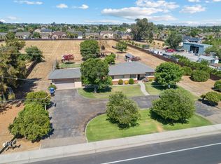 1055 N Euclid Ave, Dinuba, CA 93618