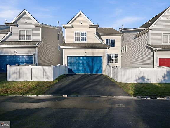 3rd image of 1004 Gaither Rd