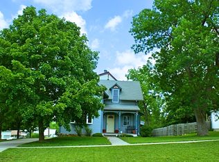 924 7th St, Pawnee City, NE 68420