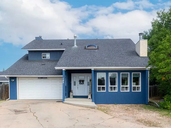 185 W Oaks Bay, Wood Buffalo, AB T9K 1P9