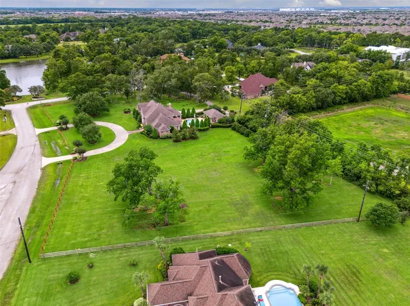 4911 Shiloh Lake Dr, Richmond, TX 77407