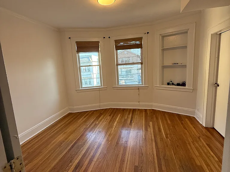 404 E Kinney St #2 — Photo 8