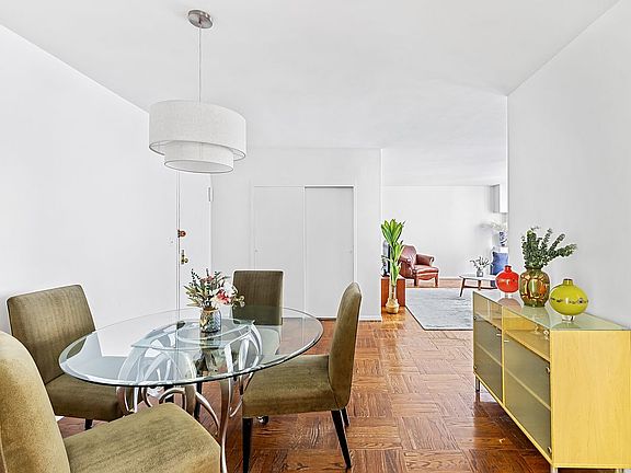 4th image of 12 Beekman Pl APT 9D