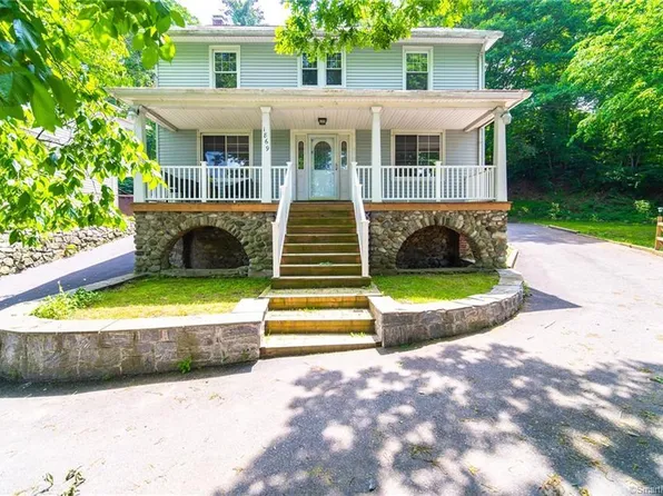 1869 South Main Street, Waterbury, CT 06706