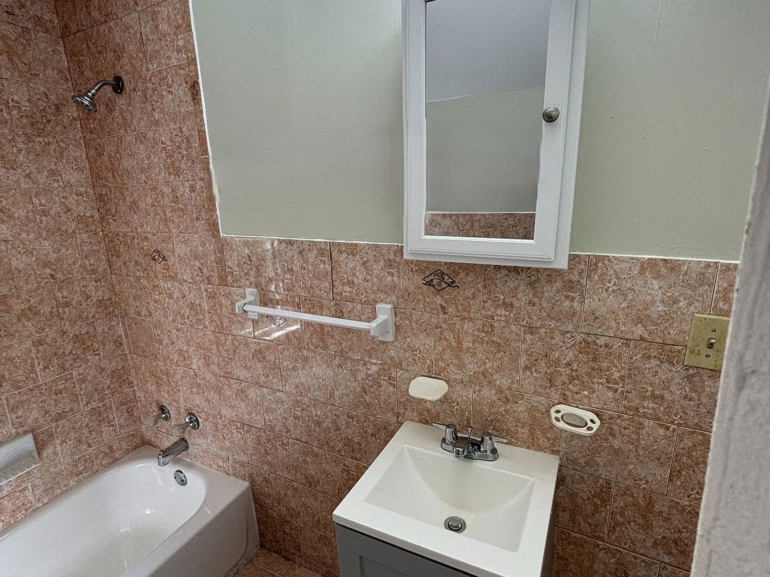 10 Columbia Ave — Photo 4