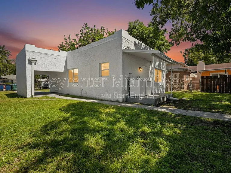 7770 NW 9th Ave — Photo 4