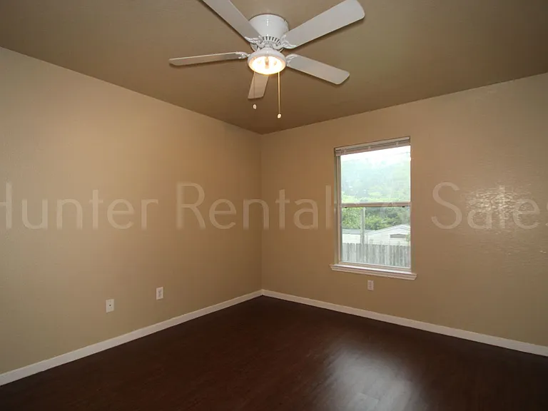 930 Ramblewood St #B — Photo 13