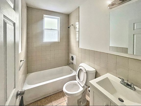 2nd image of 14-16 Gladstone Ave #2