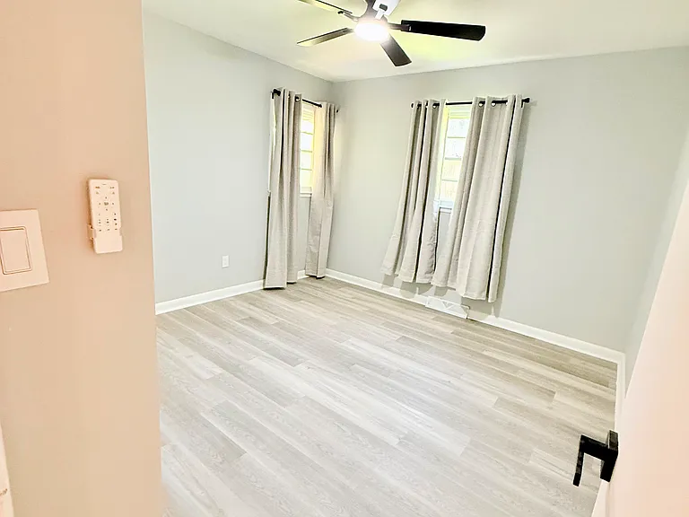 3130 Bancroft Ave — Photo 5