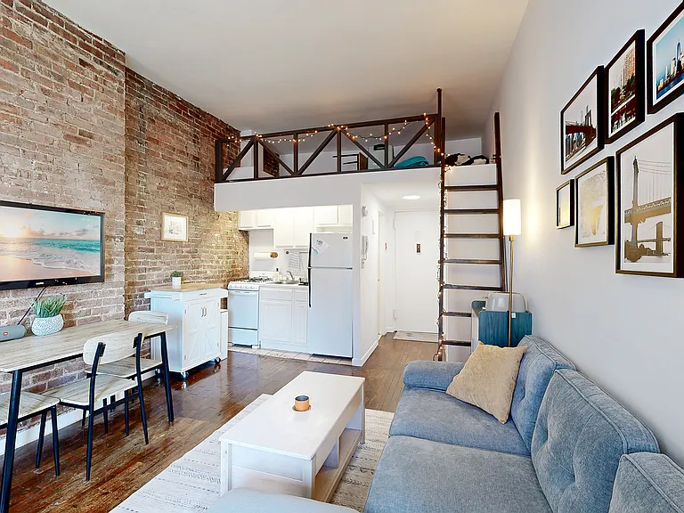 323 W 75th St #3D — Photo 6