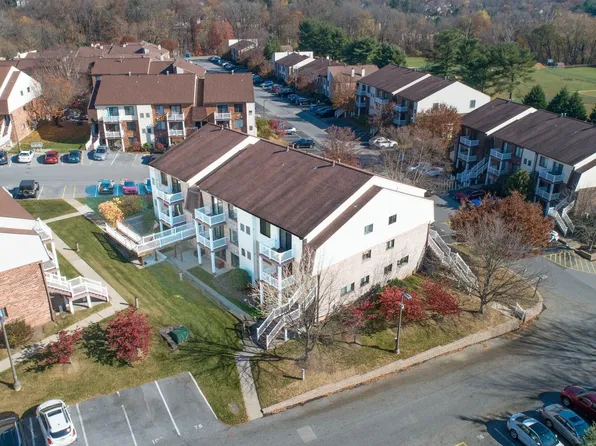 7104 Hilltop Dr #76, Brookhaven, PA 19015