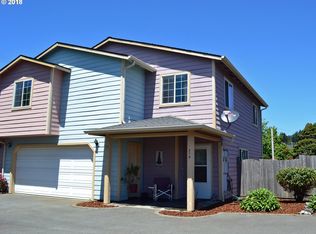714 Pioneer Rd APT A2, Brookings, OR 97415