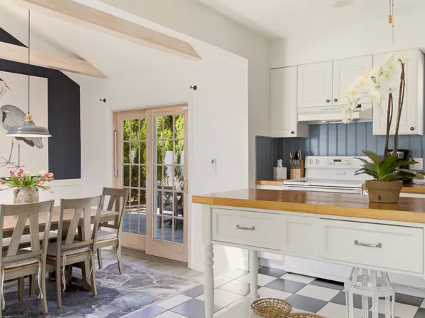 415 Wapping Rd, Portsmouth, RI 02871
