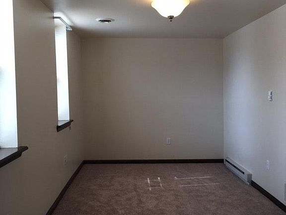 Bedroom 2 - 8"10" x 21" 10"