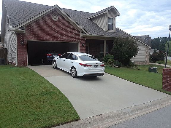 2nd image of 1117 English Oak Dr