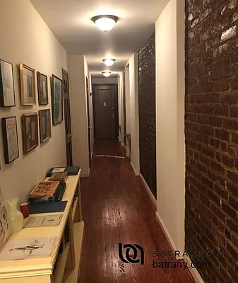 Rented by Batra Group Inc | media 32