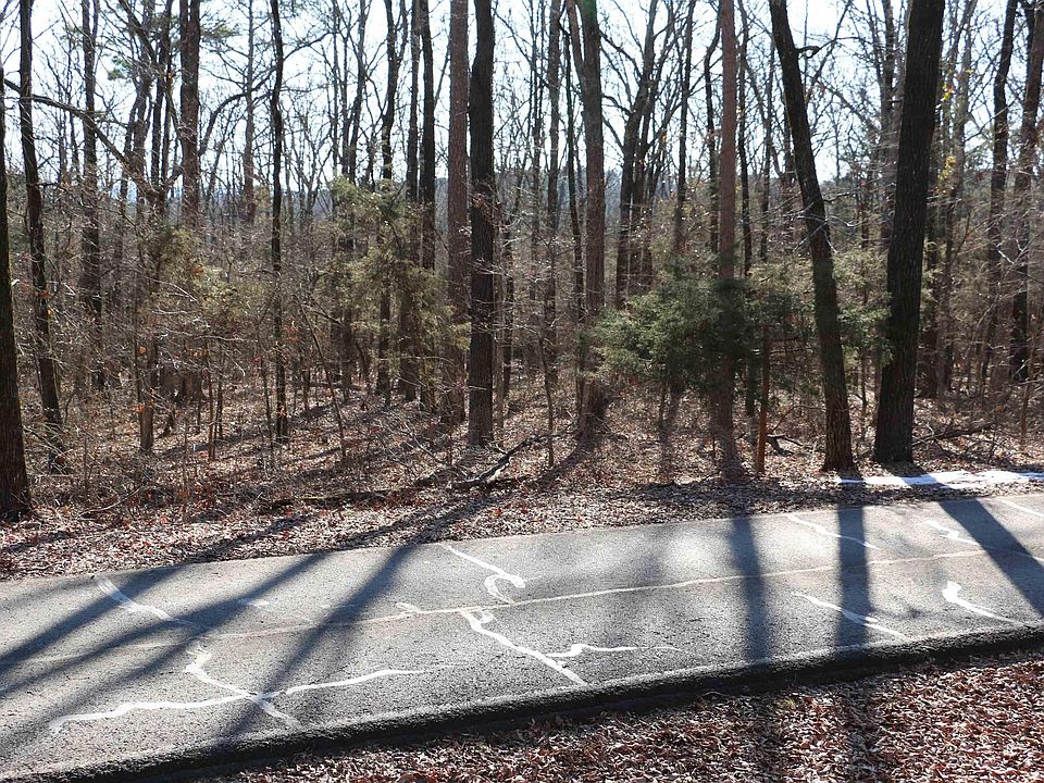 1st image of 152 Woodlawn Dr