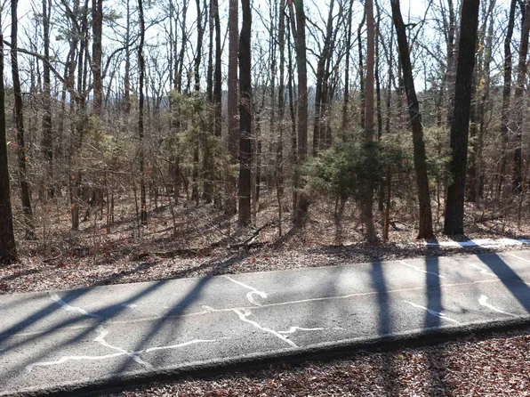 152 Woodlawn Dr, Fairfield Bay, AR 72088