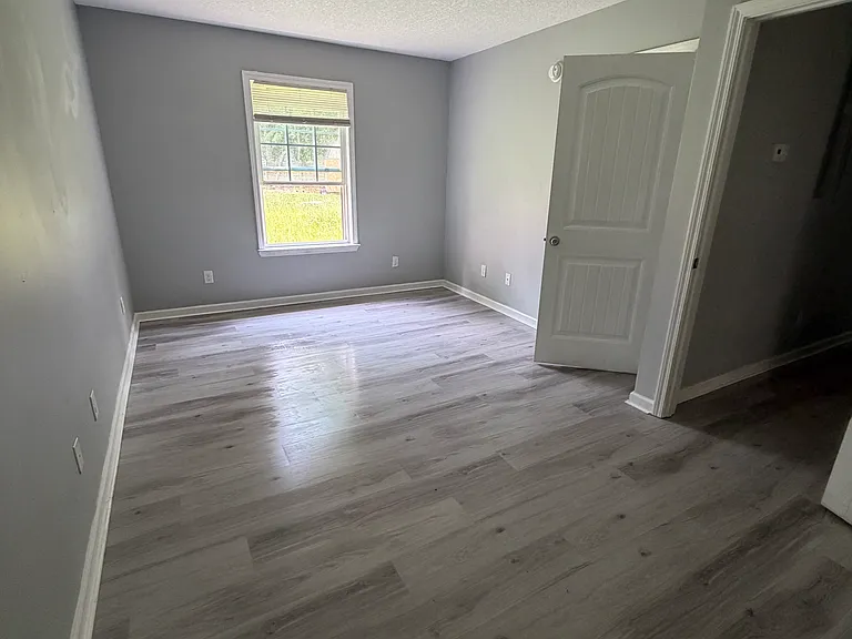717 Lee Rd — Photo 5