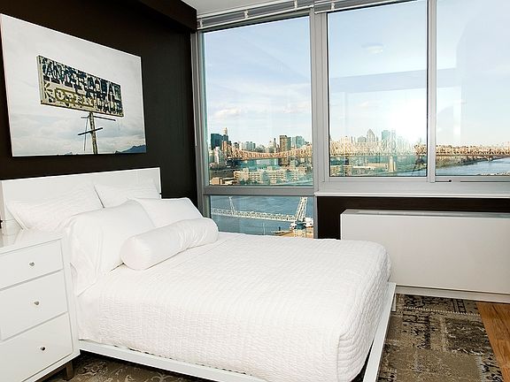3rd image of 4615 Center Blvd APT 1402