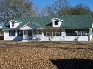 609 Auburn Rd, Glennville, GA 30427