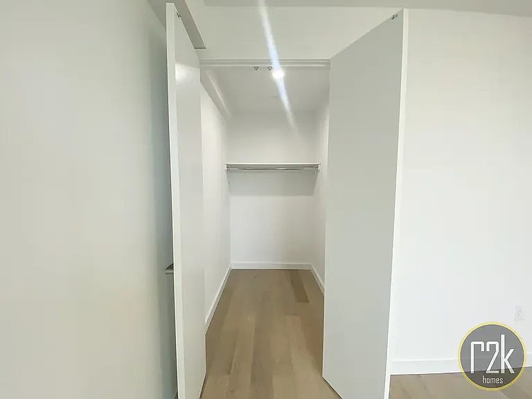 28-16 21st St #403A — Photo 16