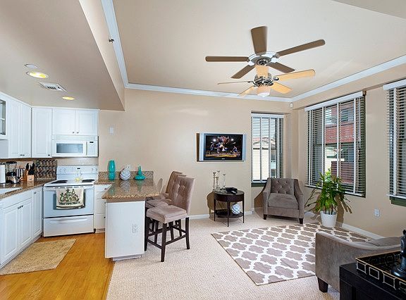 5th image of 201 E Center St APT 520