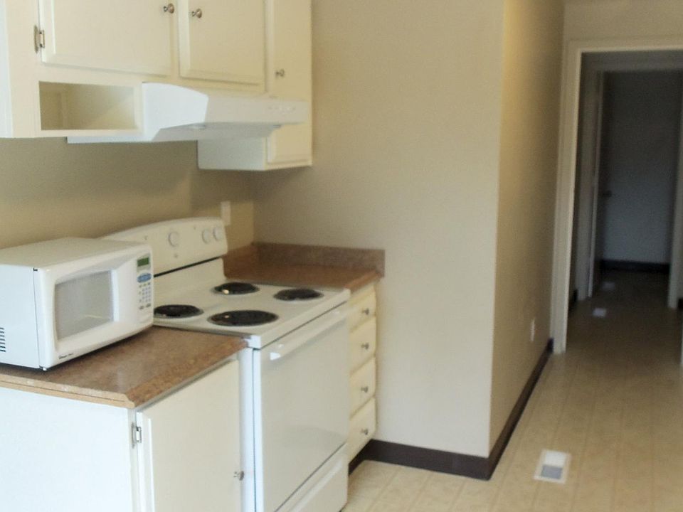 2nd image of 4024 Pheasant Dr