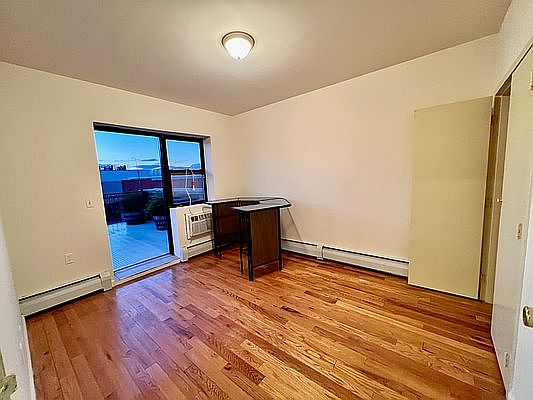 4th image of 37-14 32nd St #602L
