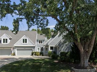 302 SW Raintree Dr, Lees Summit, MO 64082