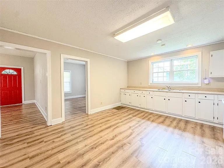 818 Grier St — Photo 6