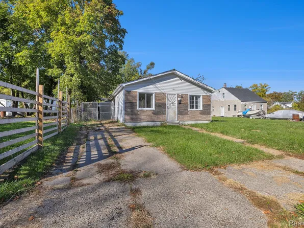 7525 Longacre St, Detroit, MI 48228