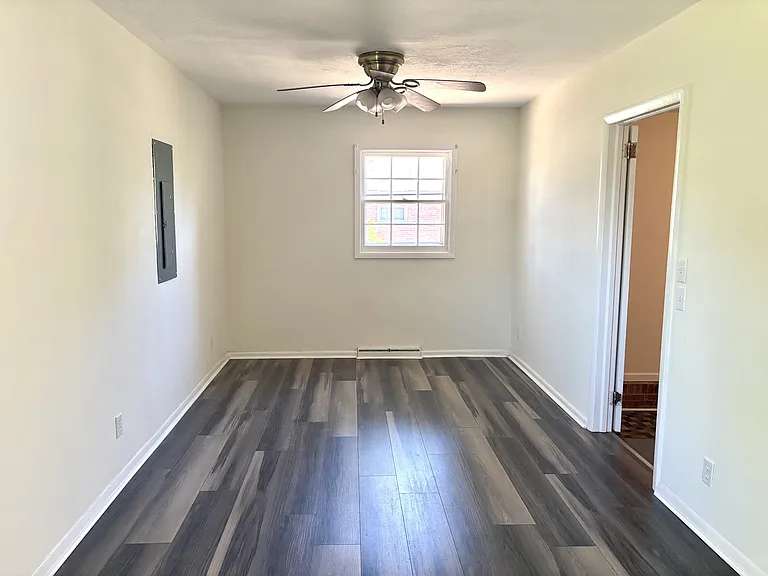 216 Lakeland Dr — Photo 4