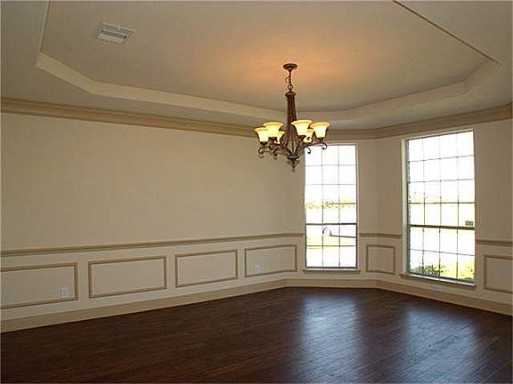 2nd image of 4114 Candlewood Ln