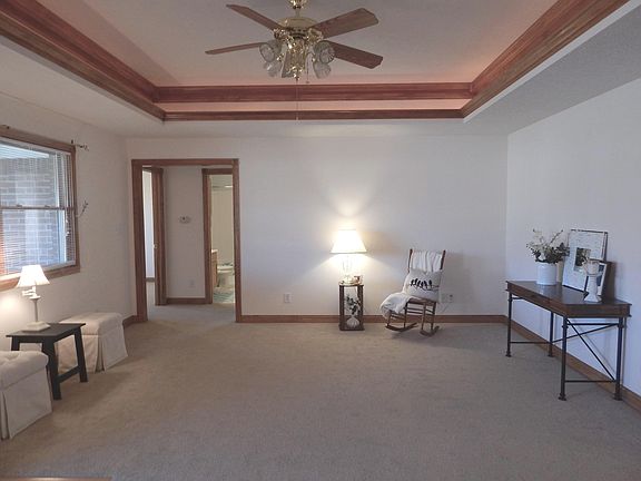 3rd image of 163 Meadows Ct