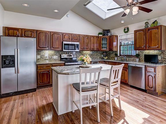 4th image of 13027 Barrett Crossing Ct