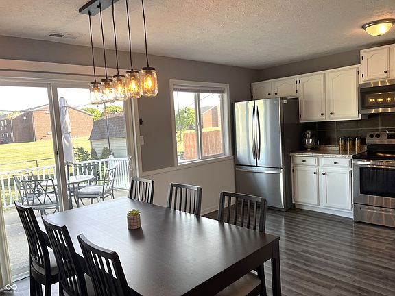 3rd image of 316 Meadow Lane Ct