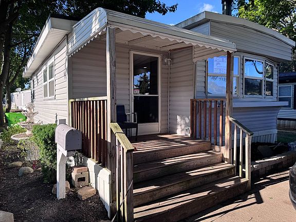 2nd image of 250 Marais Dr