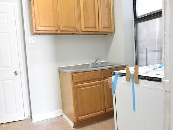 5th image of 727 E 156th St