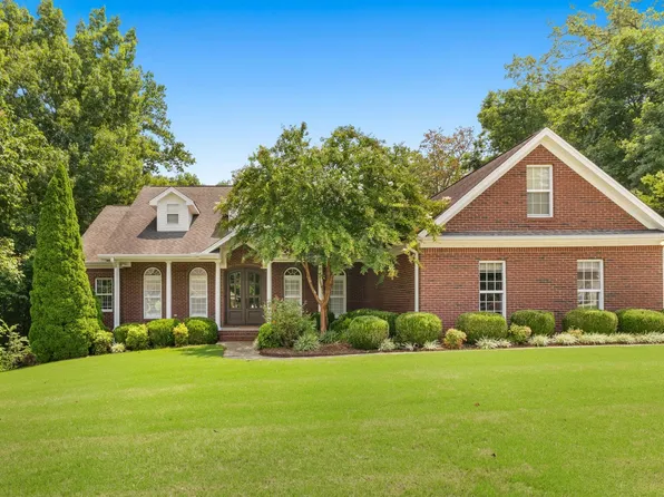 104 Castlewood Ct, Florence, AL 35633