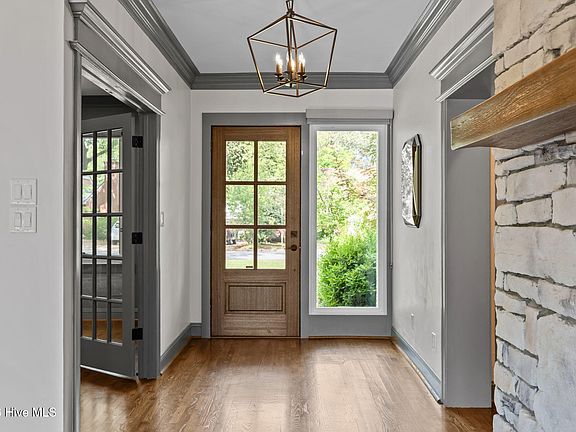 3rd image of 1041 E Rock Spring Road