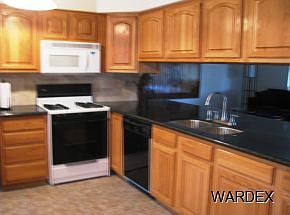3rd image of 2097 E Desert Lakes Dr