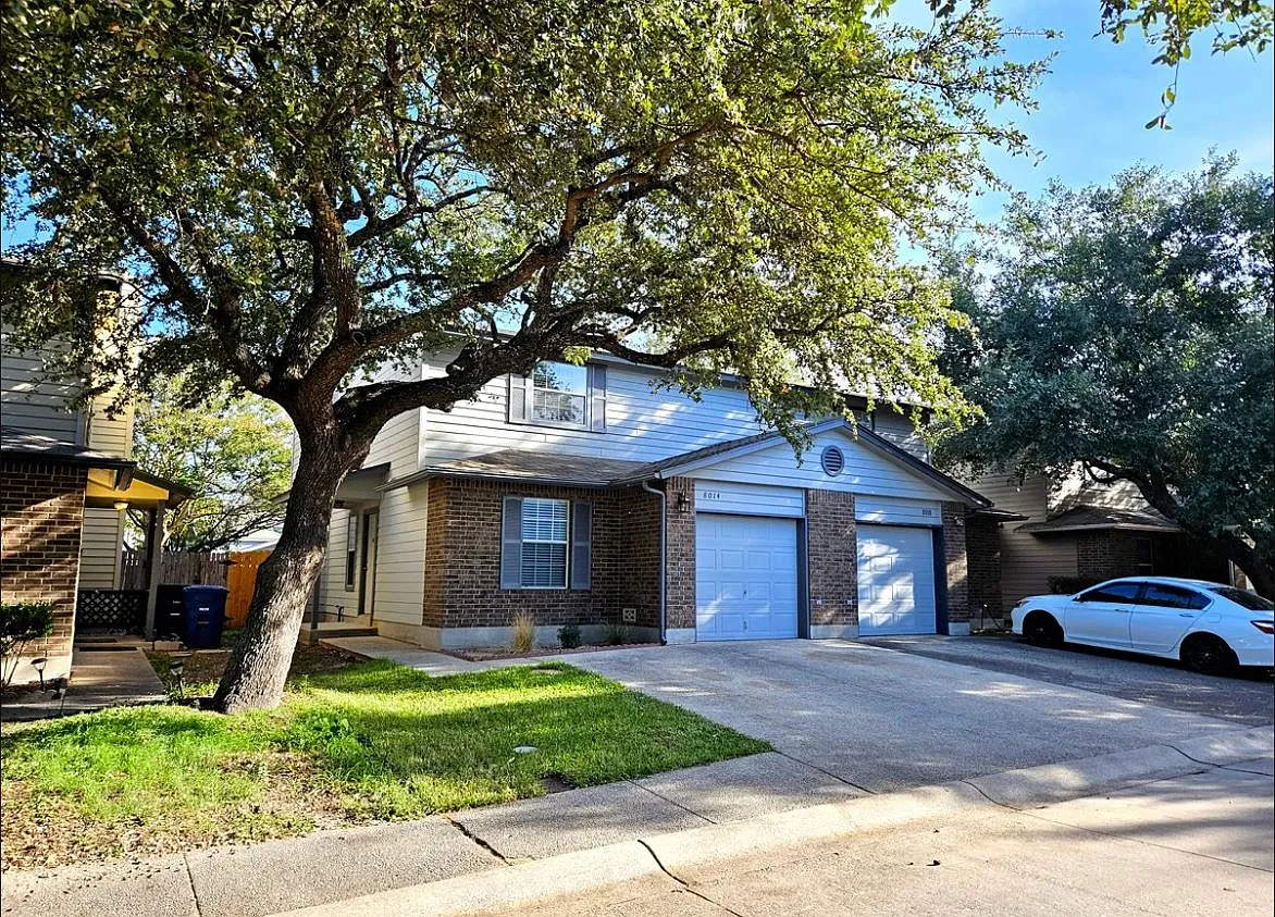 3 bed, 2.5 bath, 1348 sqft, $950 — Photo 1