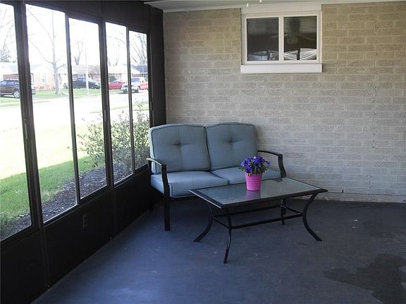 4th image of 1080 Skylark Dr